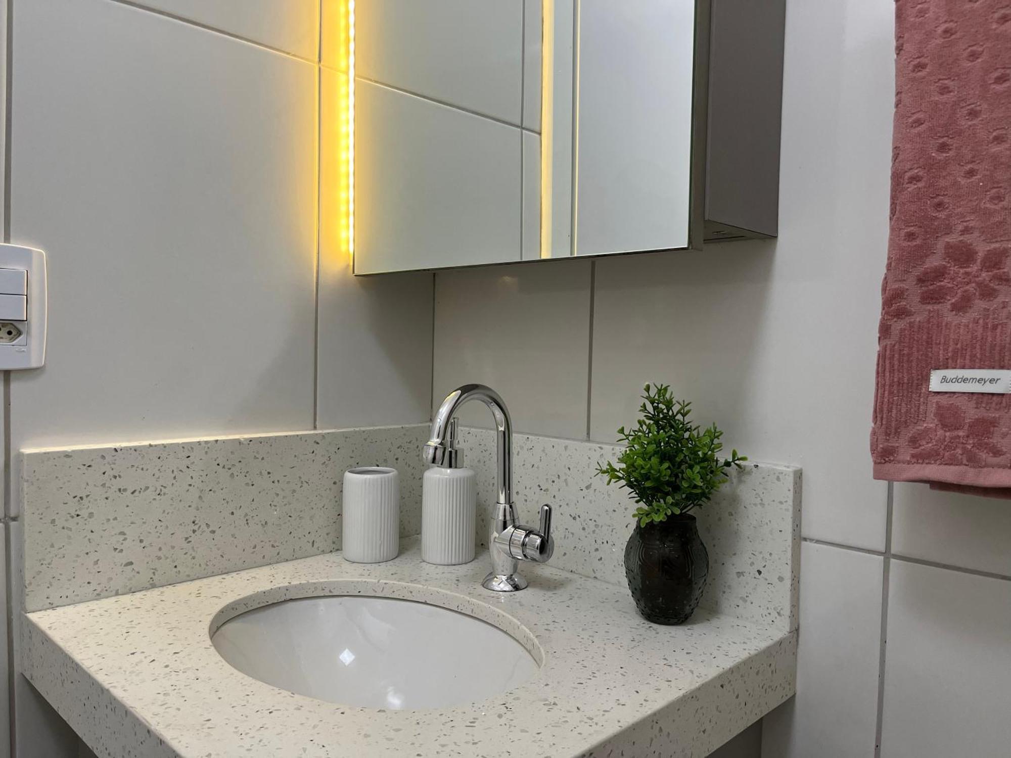 Apartamento Dos Sonhos - Em Predio A Beira Mar Balneário Camboriú